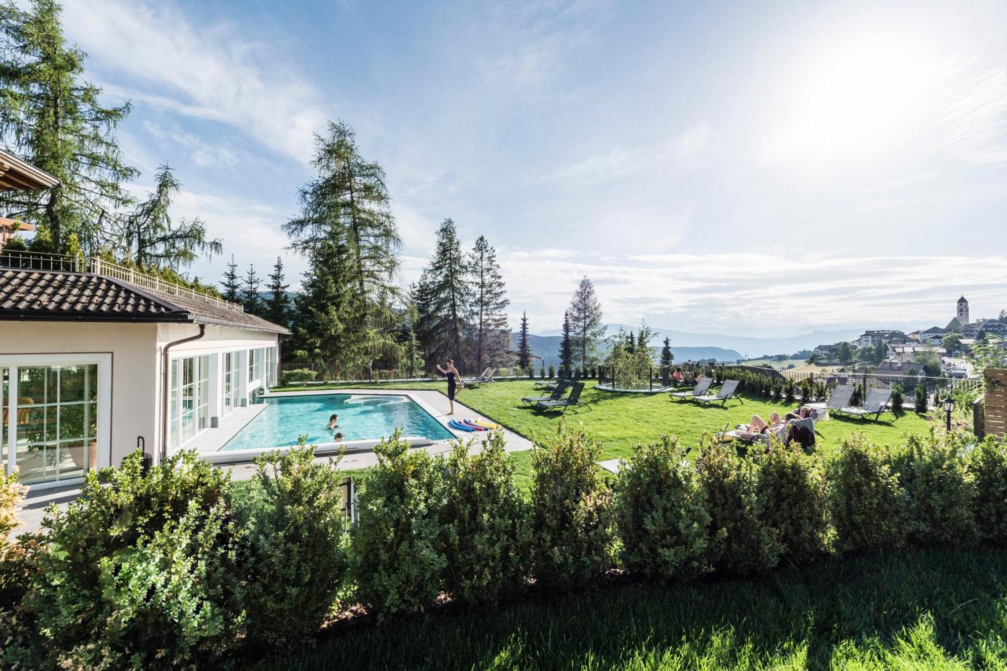 Wellnesshotel Erica Nova Ponente Exterior photo